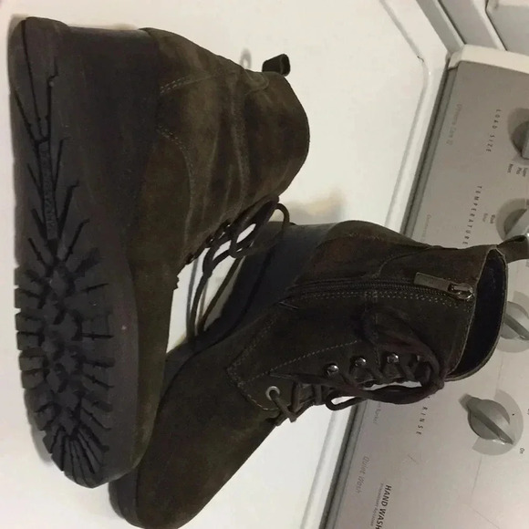 Aquatalia army green suede leather wedge boots - Picture 6 of 10